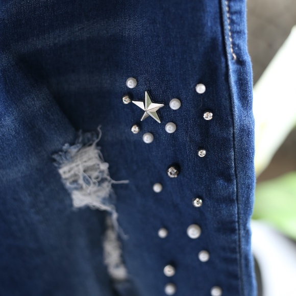 Star Studded Ripped Jeans - Picture 4 of 4